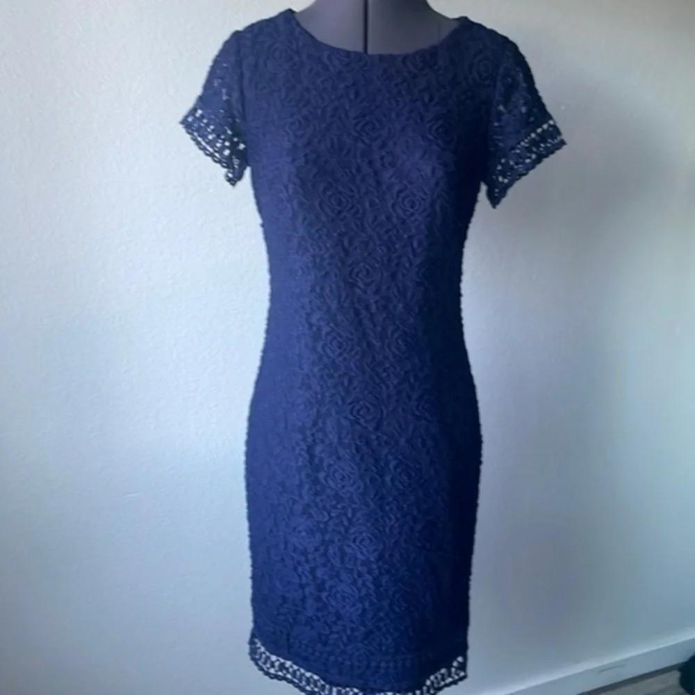 Laundry dress by Shelli Segal size small Los Angeles navy blue lace